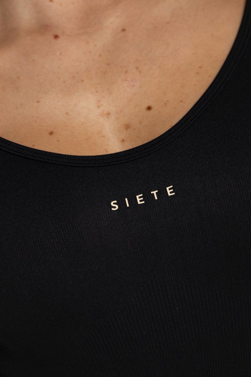 Enterizo largo negro