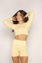 Buzo versatile amarillo